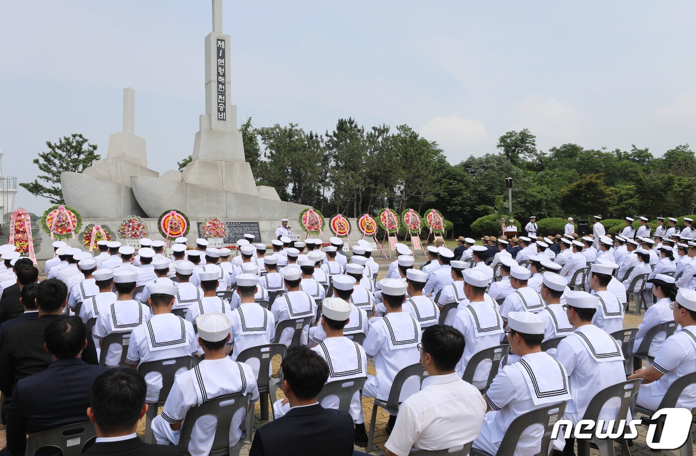 본문 이미지 - 15일 오전 경기 평택시 포승읍 해군 2함대 사령부에서 제1연평해전 전승 24주년 기념행사가 거행되고 있다. 2023.6.15/뉴스1 ⓒ News1 김영운 기자