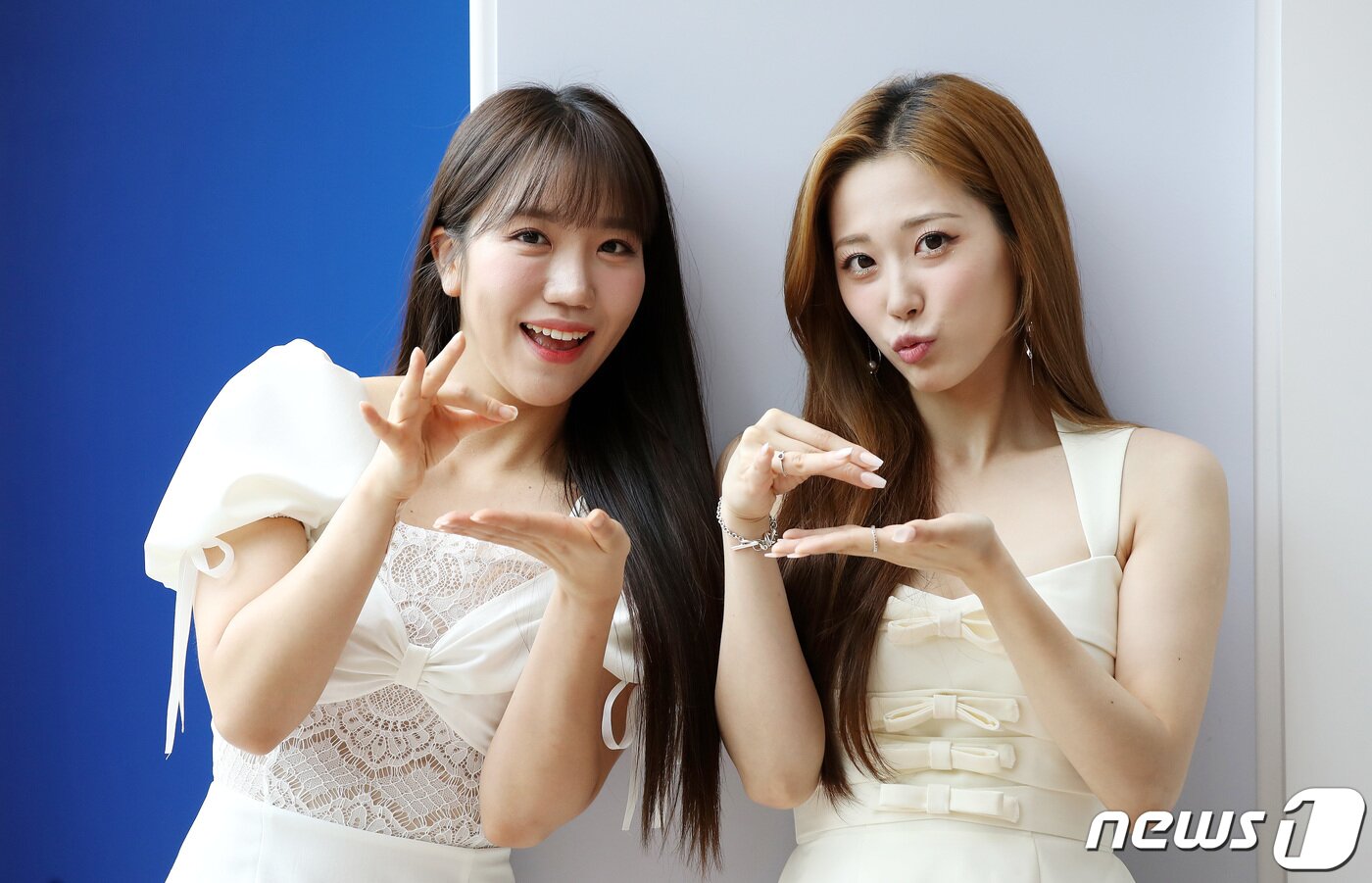 본문 이미지 - 트로트 2인조 그룹 두자매 김희진(왼쪽)과 윤서령 / 뉴스1 ⓒ News1 박지혜 기자