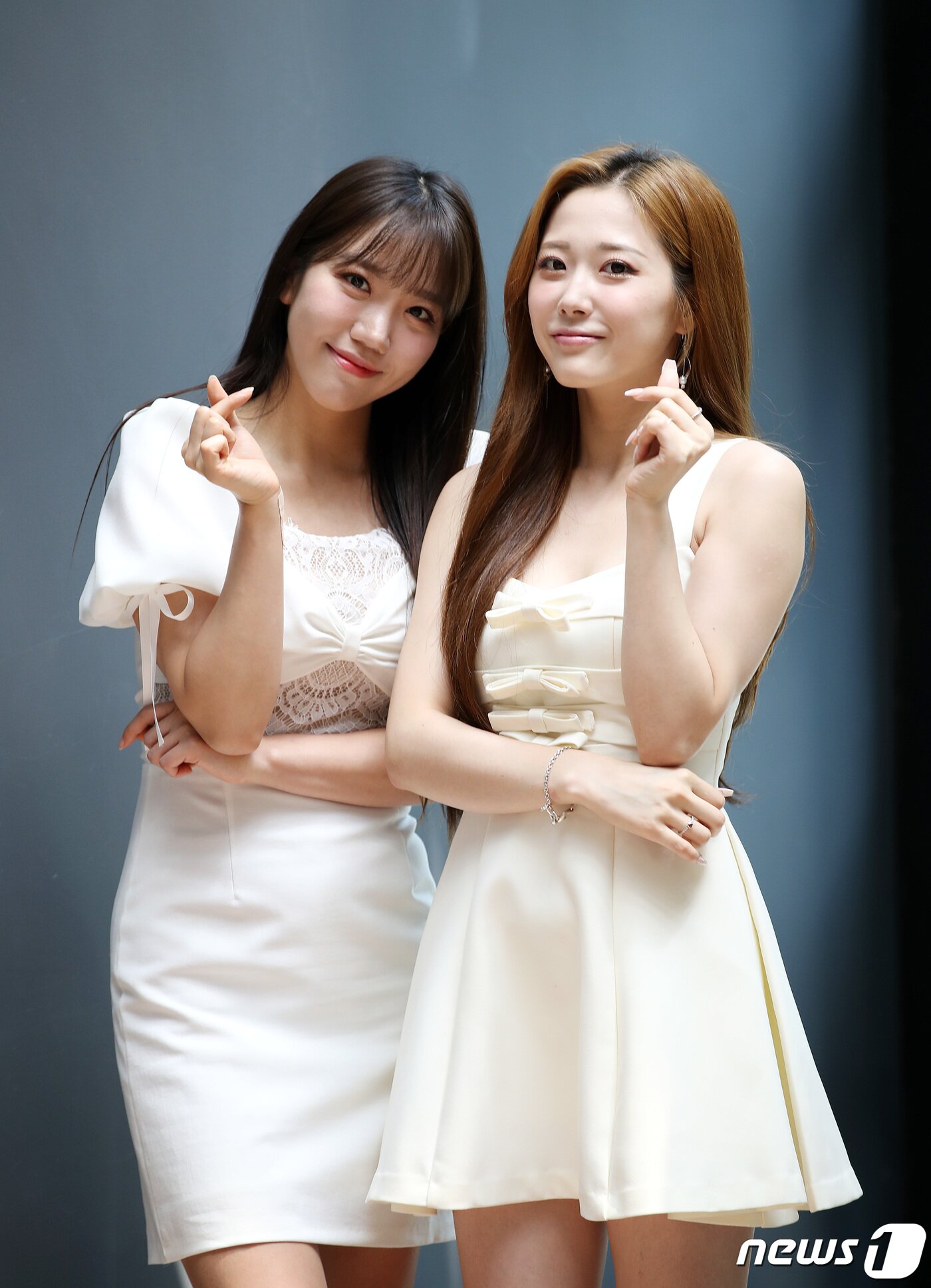 본문 이미지 - 트로트 2인조 그룹 두자매 김희진(왼쪽)과 윤서령 / 뉴스1 ⓒ News1 박지혜 기자