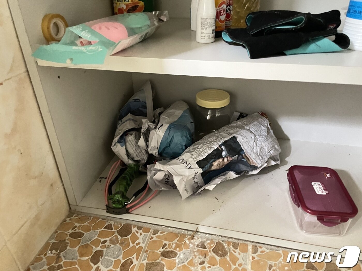 본문 이미지 - 별장에서 발견된 대마초.(강원경찰청 제공) 2023.6.15/뉴스1