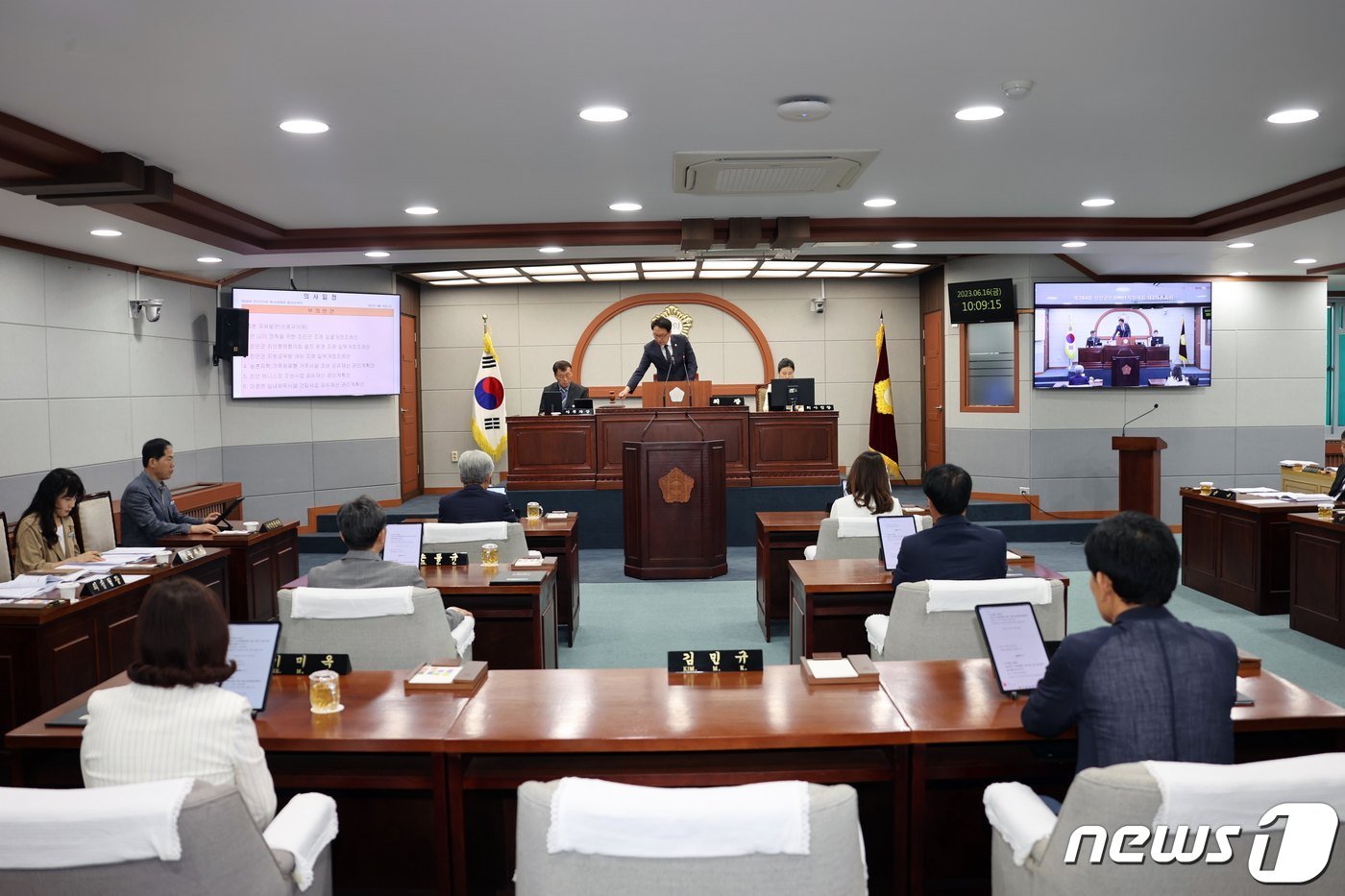 16일 전북 진안군의회가 정례회 제2차 본회의에서 우박 피해대책 마련을 촉구하는 건의문을 채택했다.&#40;진안군의회제공&#41;2023.6.16/뉴스1