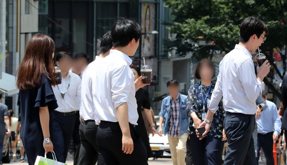국내 커피 시장 규모 3.7조…외식업 7곳 중 1곳은 '카페'