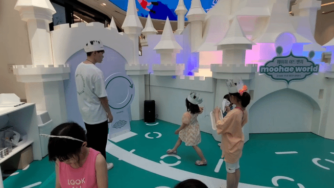 본문 이미지 -  펄프·제지기업 무림페이퍼가 신세계 스타필드하남 1층에 마련한 &#39;페이퍼 어드벤처-무해월드&#39; ⓒ 뉴스1 김민석 기자 