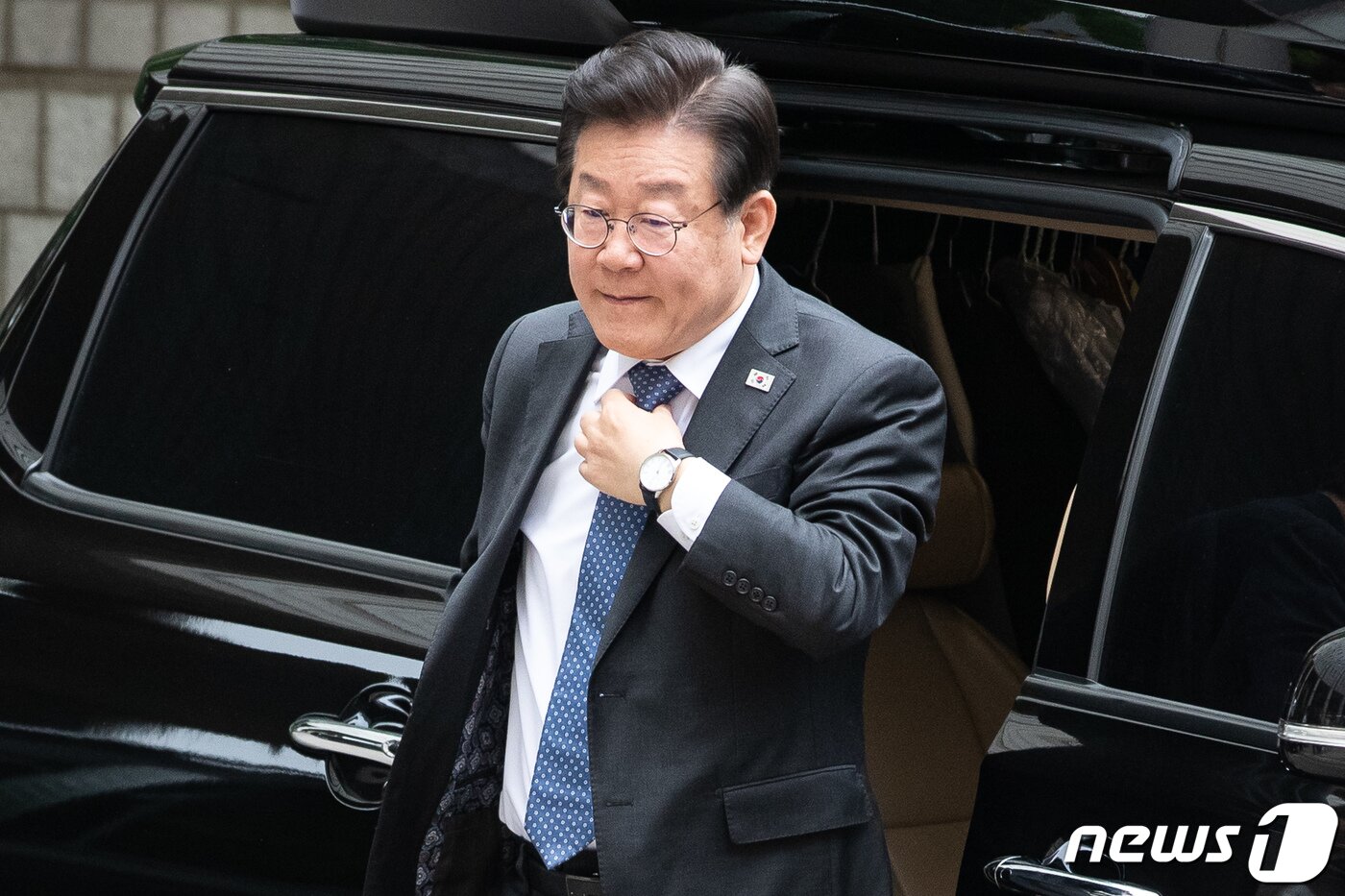 본문 이미지 - 이재명 더불어민주당 대표가 2일 서울 서초구 서울중앙지방법원에서 열린 공직선거법위반 공판에 출석하고 있다. 2023.6.2/뉴스1 ⓒ News1 유승관 기자