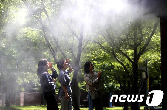 오늘의 날씨] 광주·전남(5일, 월)…구름 많고 낮 최고 27도 - 뉴스1