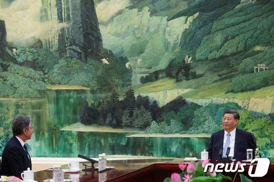 시진핑 중국 국가주석이 19일 (현지시간) 미국 국무장관으로는 5년 만에 중국을 방문한 토니 블링컨 미국 국무장관을 베이징 인민 대회당에서 회담을 하고 있다. 2023.6.20 © AFP=뉴스1 © News1 우동명 기자