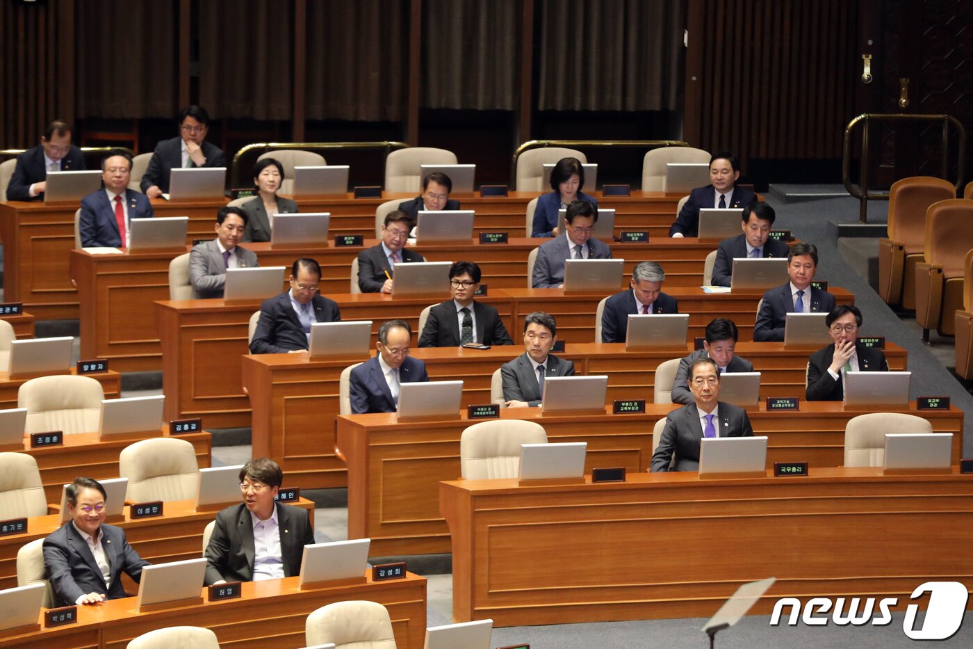 본문 이미지 - 한덕수 국무총리 등 국무위원들이 20일 오전 서울 여의도 국회에서 열린 제407회 국회(임시회) 제5차 본회의에 자리하고 있다. 2023.6.20/뉴스1 ⓒ News1 황기선 기자