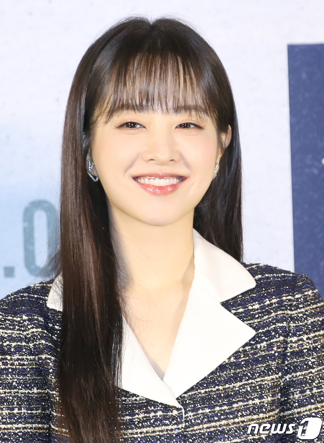 (서울=뉴스1) 권현진 기자 = 배우 박보영이 21일 서울 광진구 롯데시네마 건대입구에서 열린 영화 '콘크리트 유토피아'(감독 엄태화) 제작보고회에서 미소를 짓고 있다.'콘크리트 …