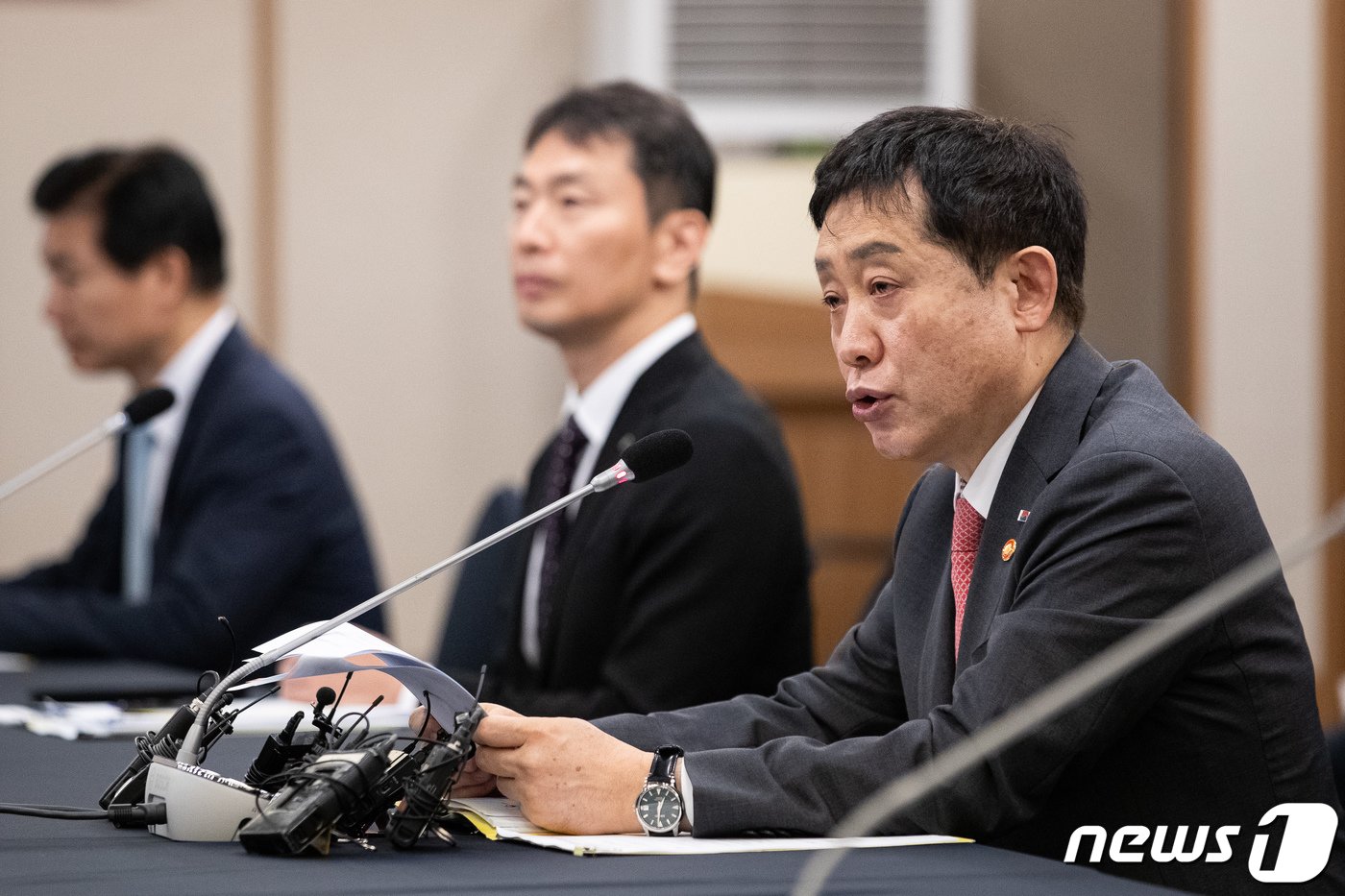 본문 이미지 - 김주현 금융위원장이 22일 서울 중구 프레스센터에서 열린 금융위원장-금융협회장 간담회에서 모두 발언을 하고 있다. 2023.6.22/뉴스1 ⓒ News1 유승관 기자