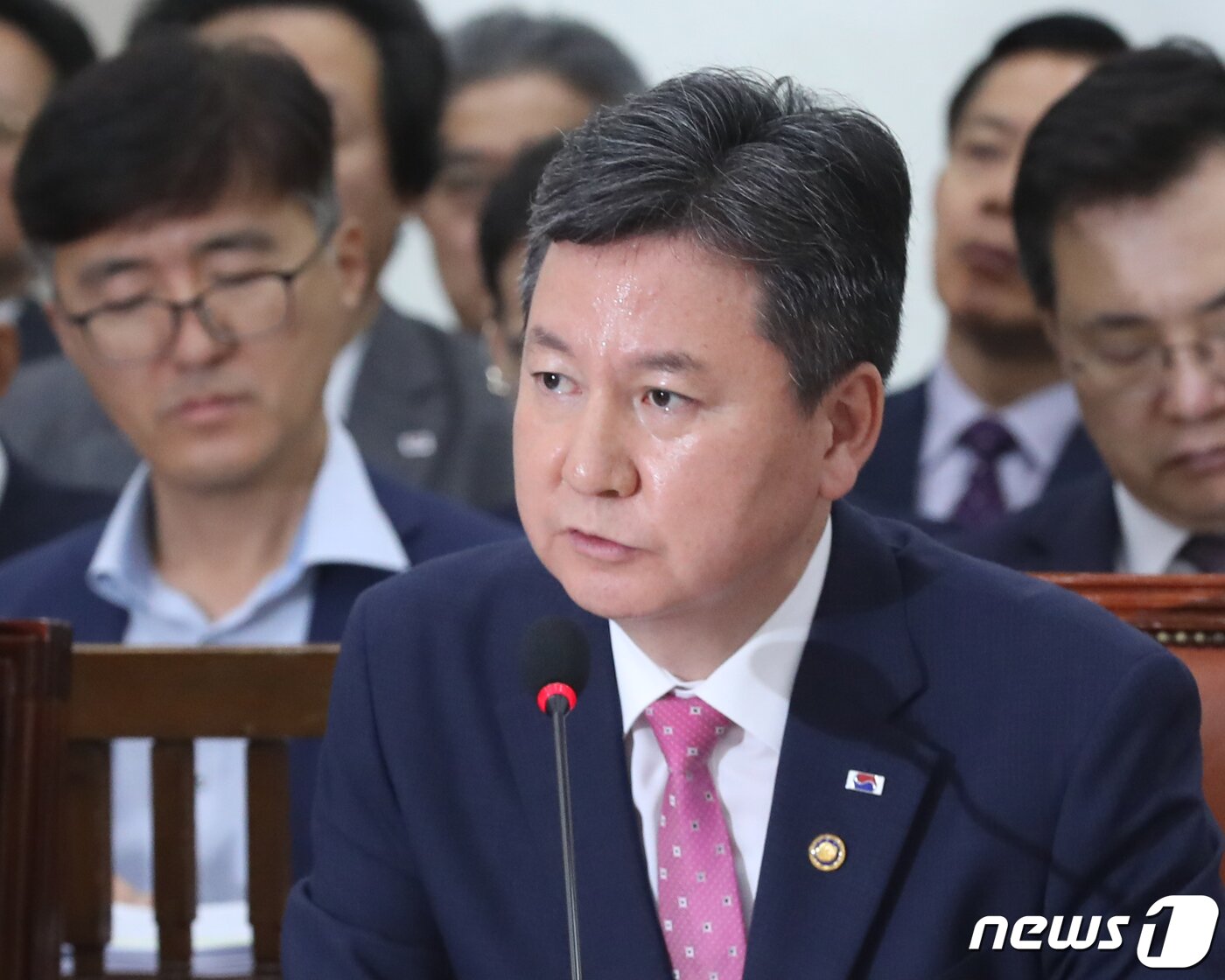 본문 이미지 - 한창섭 행정안전부 장관 직무대행이 22일 오전 서울 여의도 국회에서 열린 행정안전위원회 전체회의에서 '이태원 참사' 관련 의원들의 질의에 답변하고 있다. 2023.6.22/뉴스1 ⓒ News1 송원영 기자