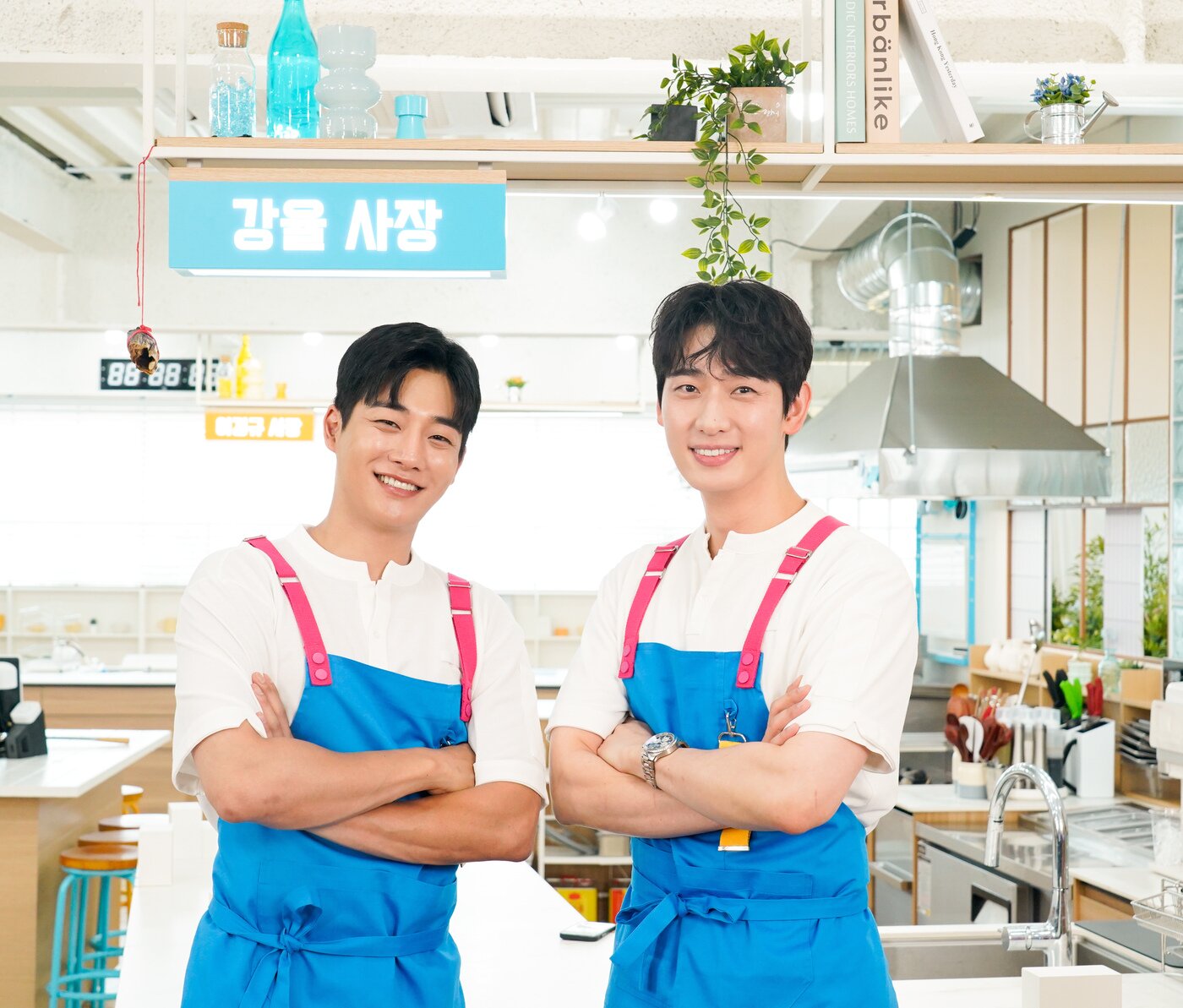 본문 이미지 - 강율(왼), 윤박, 사진 제공=JTBC '웃는 사장'