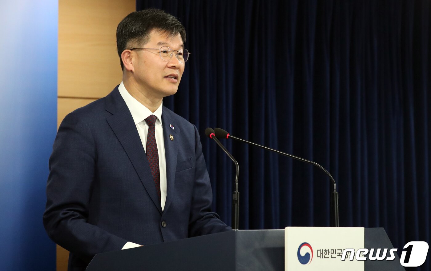 본문 이미지 - 이기일 보건복지부 1차관이 22일 오후 서울 종로구 세종대로 정부서울청사에서 영아살해 등 아동학대 대응 관련 브리핑을 하고 있다. 2023.6.22/뉴스1 ⓒ News1 김명섭 기자