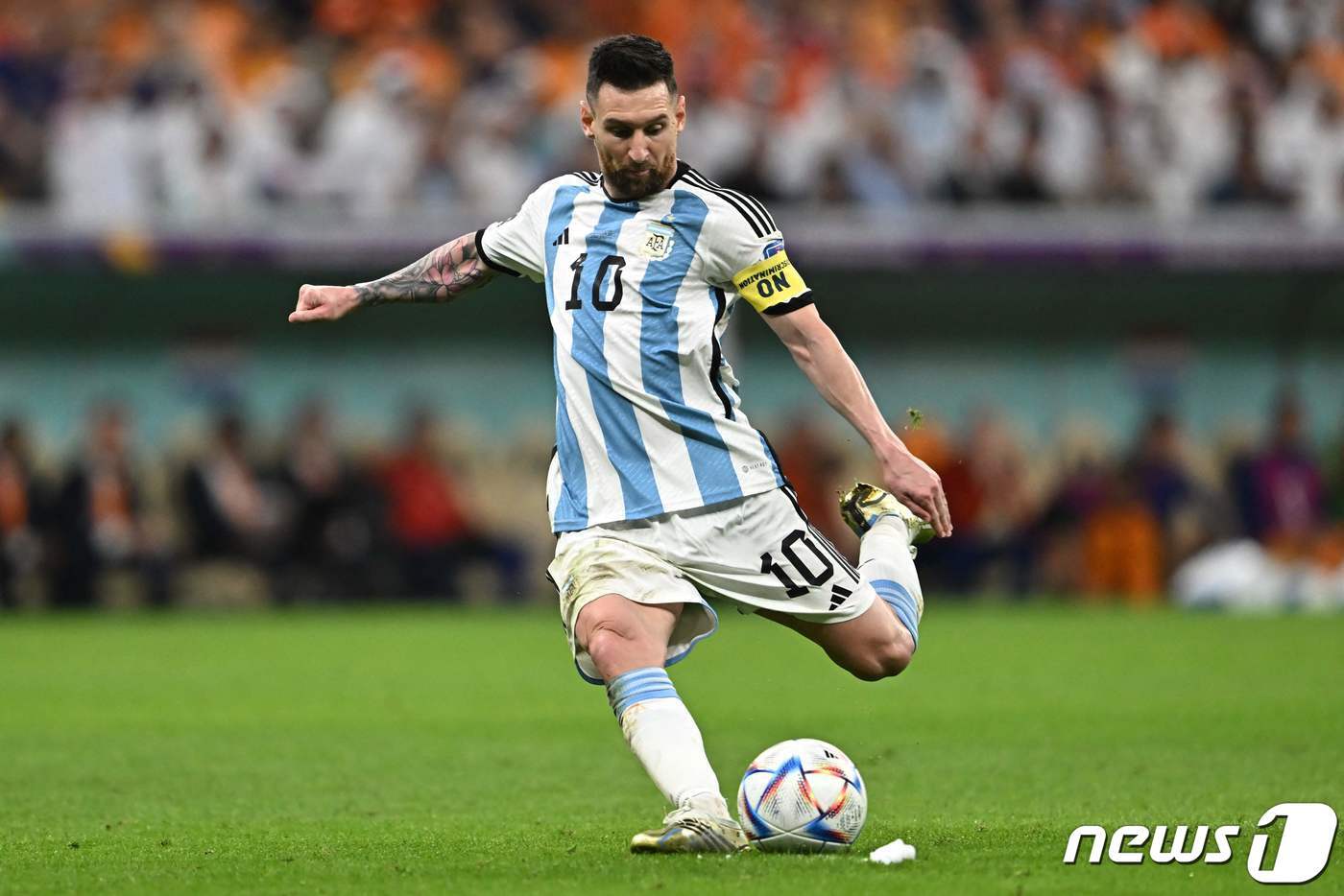 본문 이미지 - 아르헨티나 대표팀의 주장 리오넬 메시 ⓒ AFP=뉴스1
