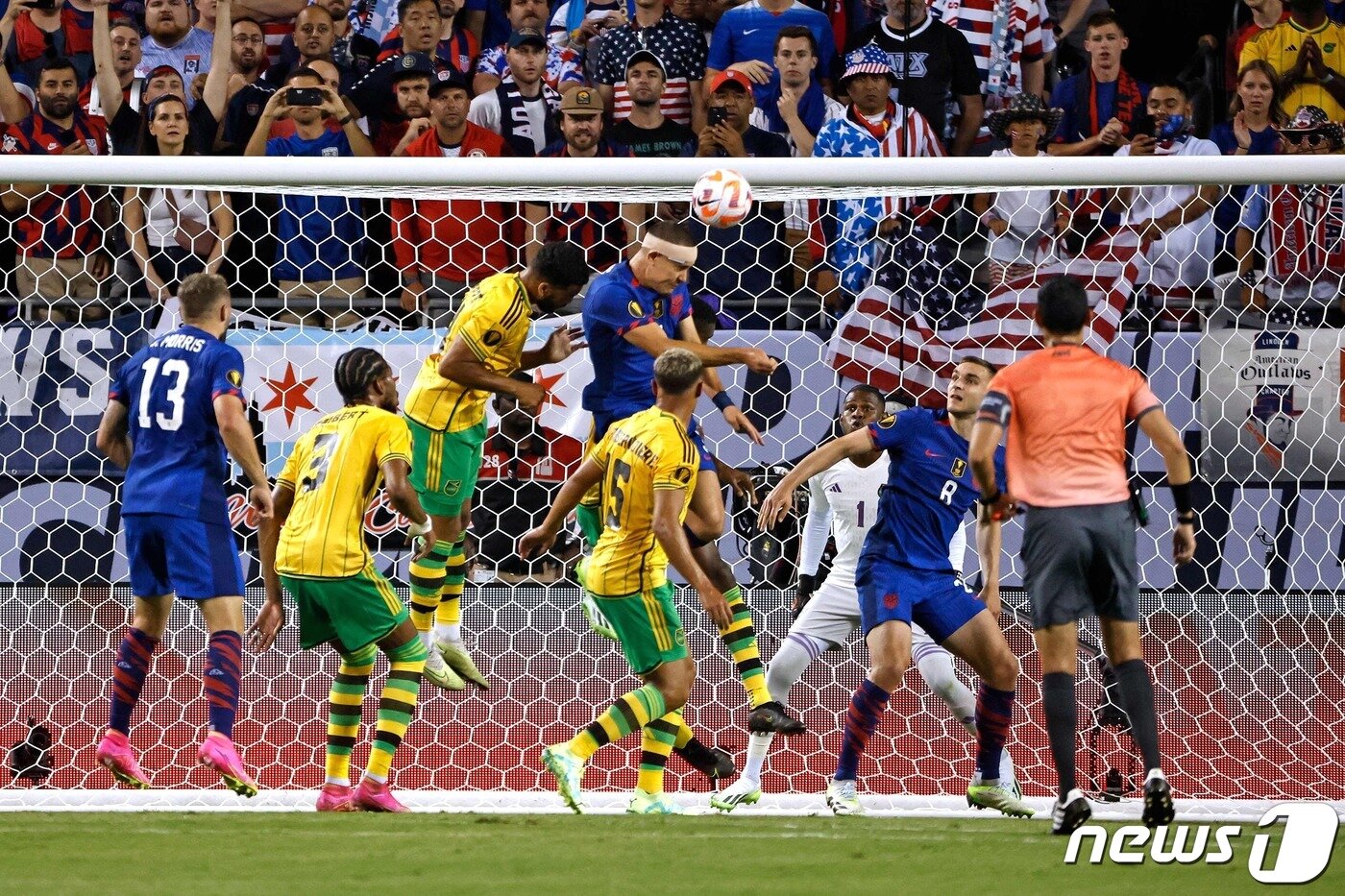 본문 이미지 - 미국이 자메이카와 골드컵 개막전에서 1-1로 비겼다. ⓒ AFP=뉴스1