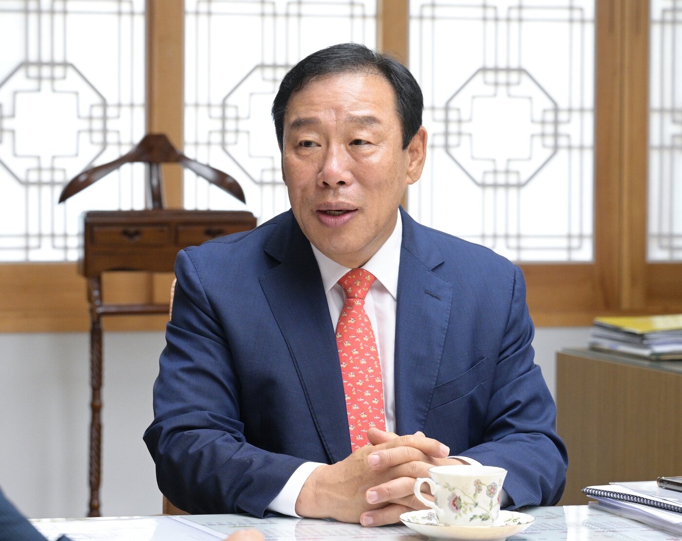 본문 이미지 - 최민호 세종시장이 22일 민선 4기 취임 1년을 맞아 뉴스1과 인터뷰를 하고 있다. / 뉴스1 