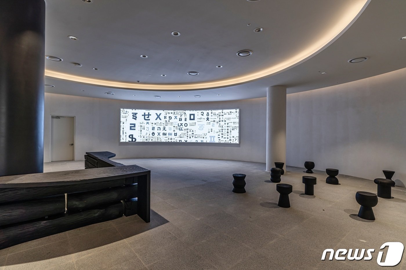 본문 이미지 - 국립세계문자박물관 로비&#40;제공 문화체육관광부&#41;