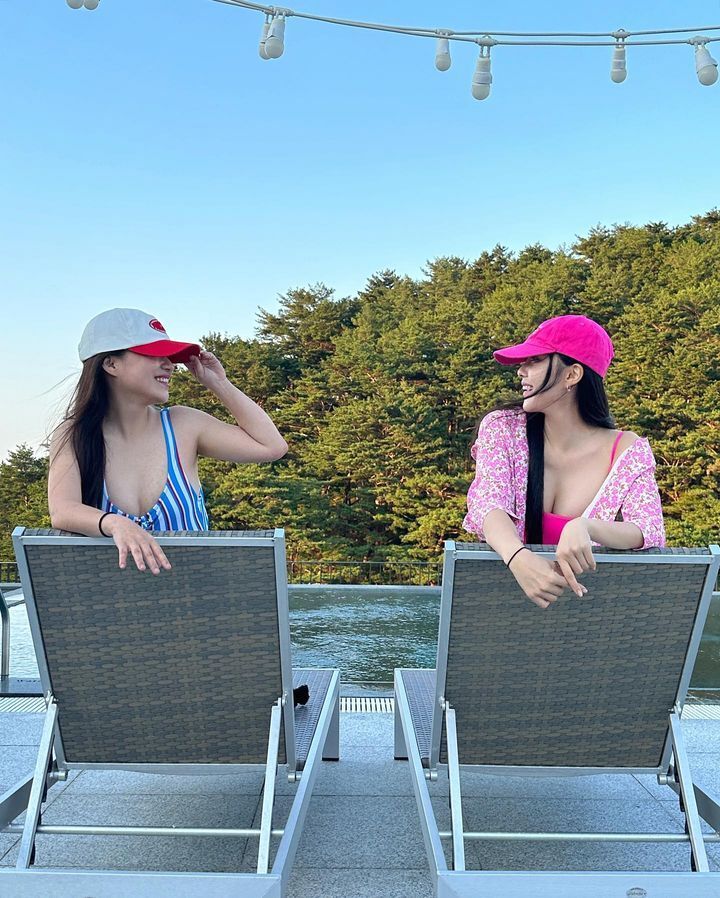 본문 이미지 - 효민과 조현아(효민 SNS)