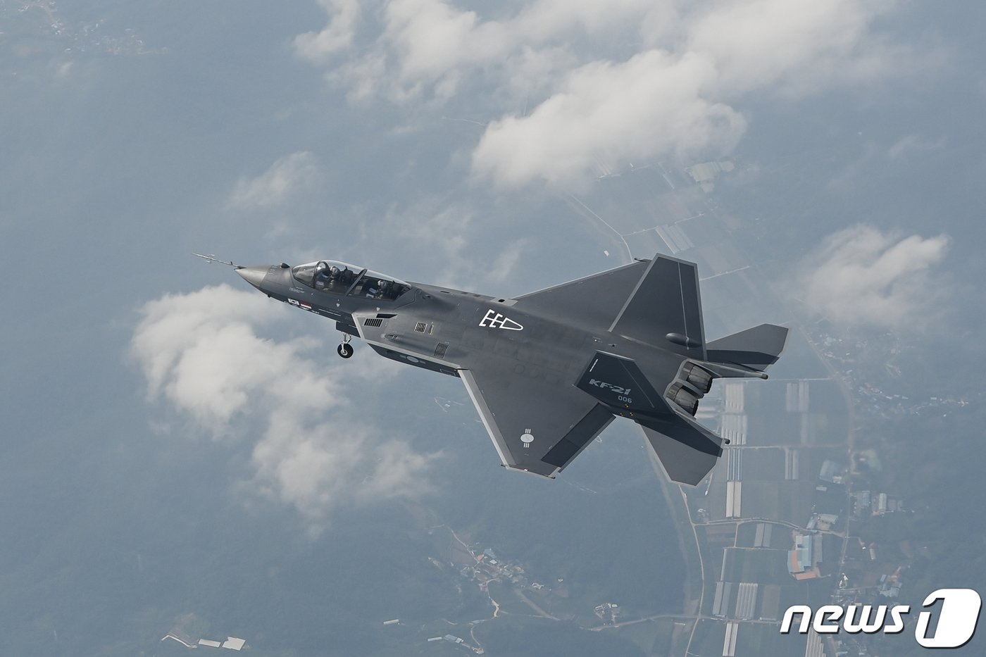 본문 이미지 -  KF-21 시제 6호기. (방위사업청 제공) 2023.6.28/뉴스1
