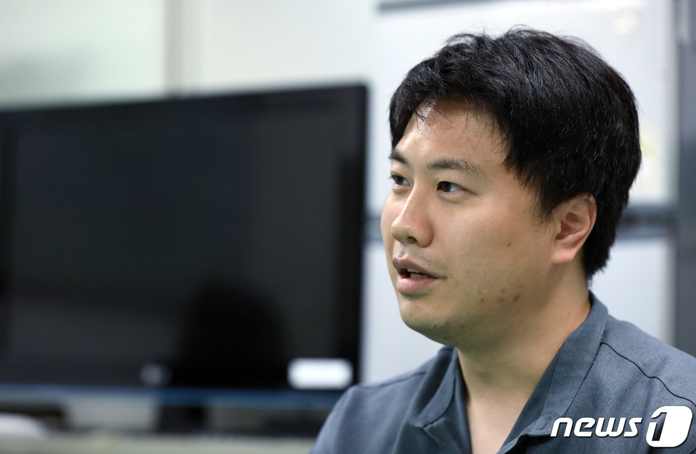 본문 이미지 - 서울경찰청 지하철경찰대 이동준 경사가 30일 서울 종로구 종로3가역에서 뉴스1과 인터뷰를 하고 있다. 2023.6.30/뉴스1 ⓒ News1 박정호 기자
