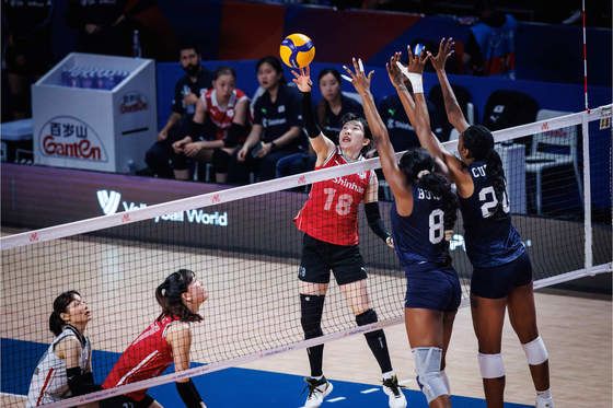  한국 여자배구대표팀이 미국에 0-3으로 졌다.(VNL 홈페이지 캡처)
