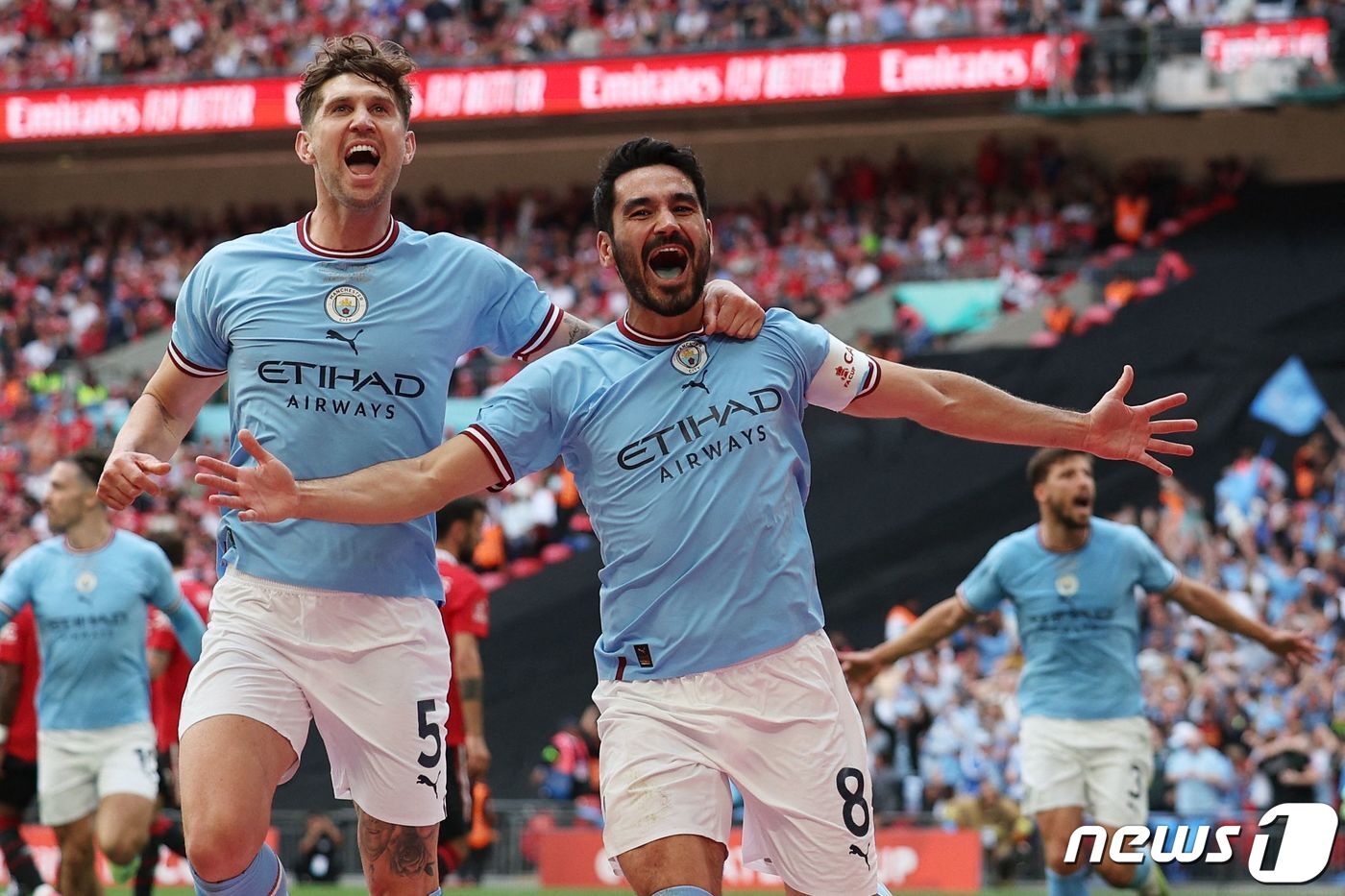 본문 이미지 - 득점 후 기뻐하는 맨시티 선수들 ⓒ AFP=뉴스1