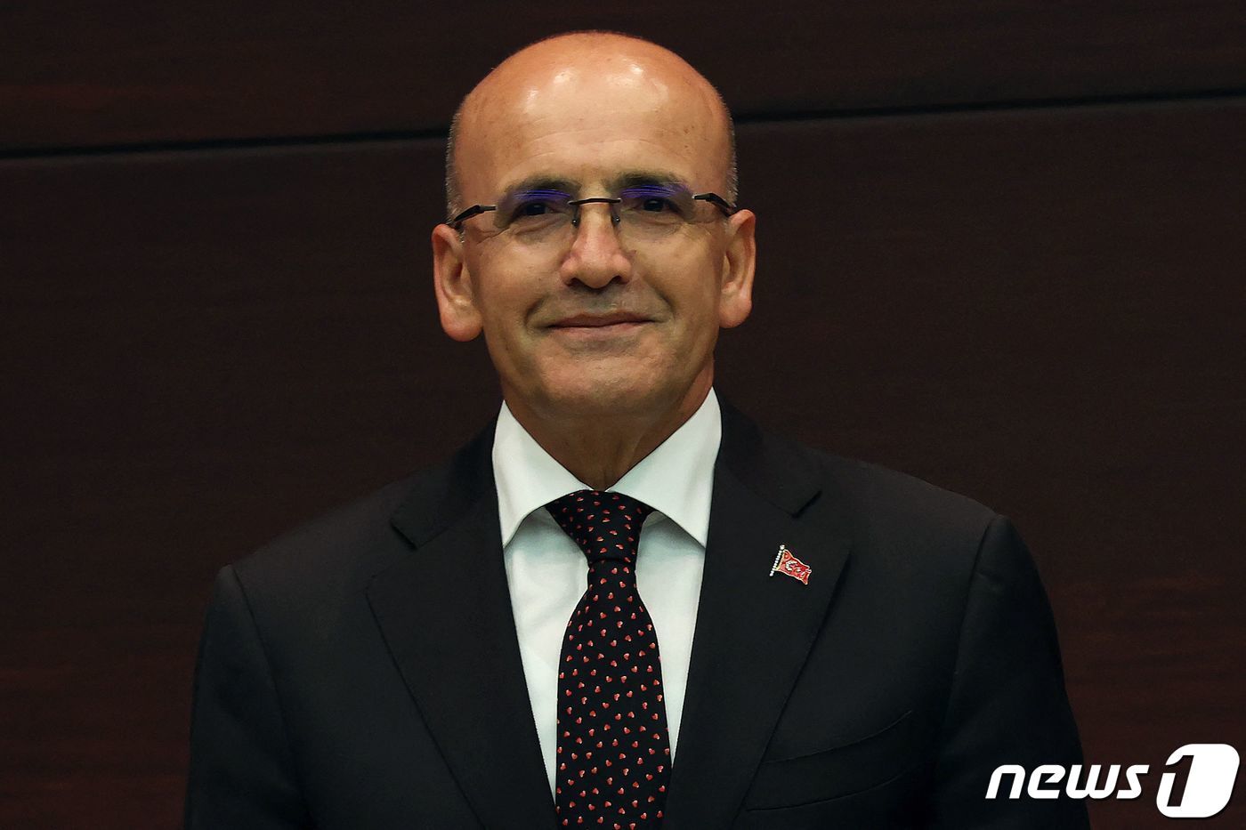 본문 이미지 - 레제프 타이이프 에르도안 튀르키예 대통령이 3일(현지시간) 취임식 뒤 새 내각을 발표하면서 메흐멧 심섹 전 부총리 겸 재무장관을 새로운 재무장관으로 임명했다. 2023.06.04 ⓒ AFP=뉴스1