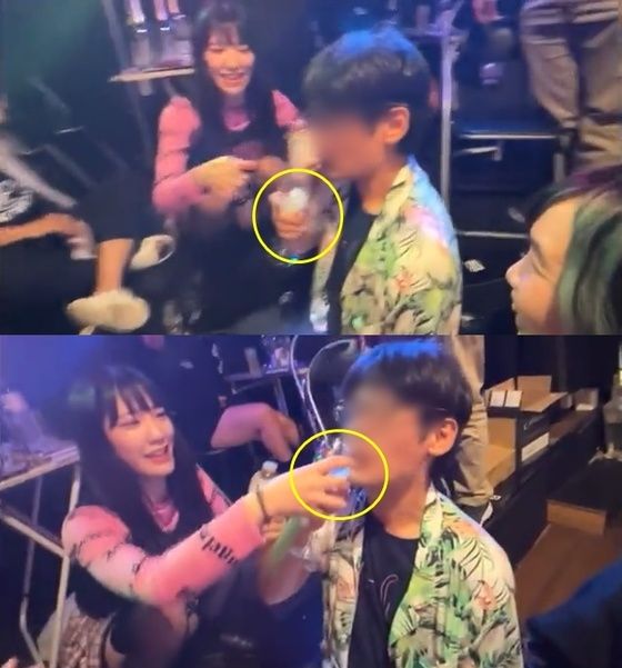 일본 걸그룹 플랑크 스타즈 멤버들이 오프라인 행사에서 한 남성 팬에게 주방용 세제로 보이는 액체를 마시게 했다. (온라인 커뮤니티 갈무리)