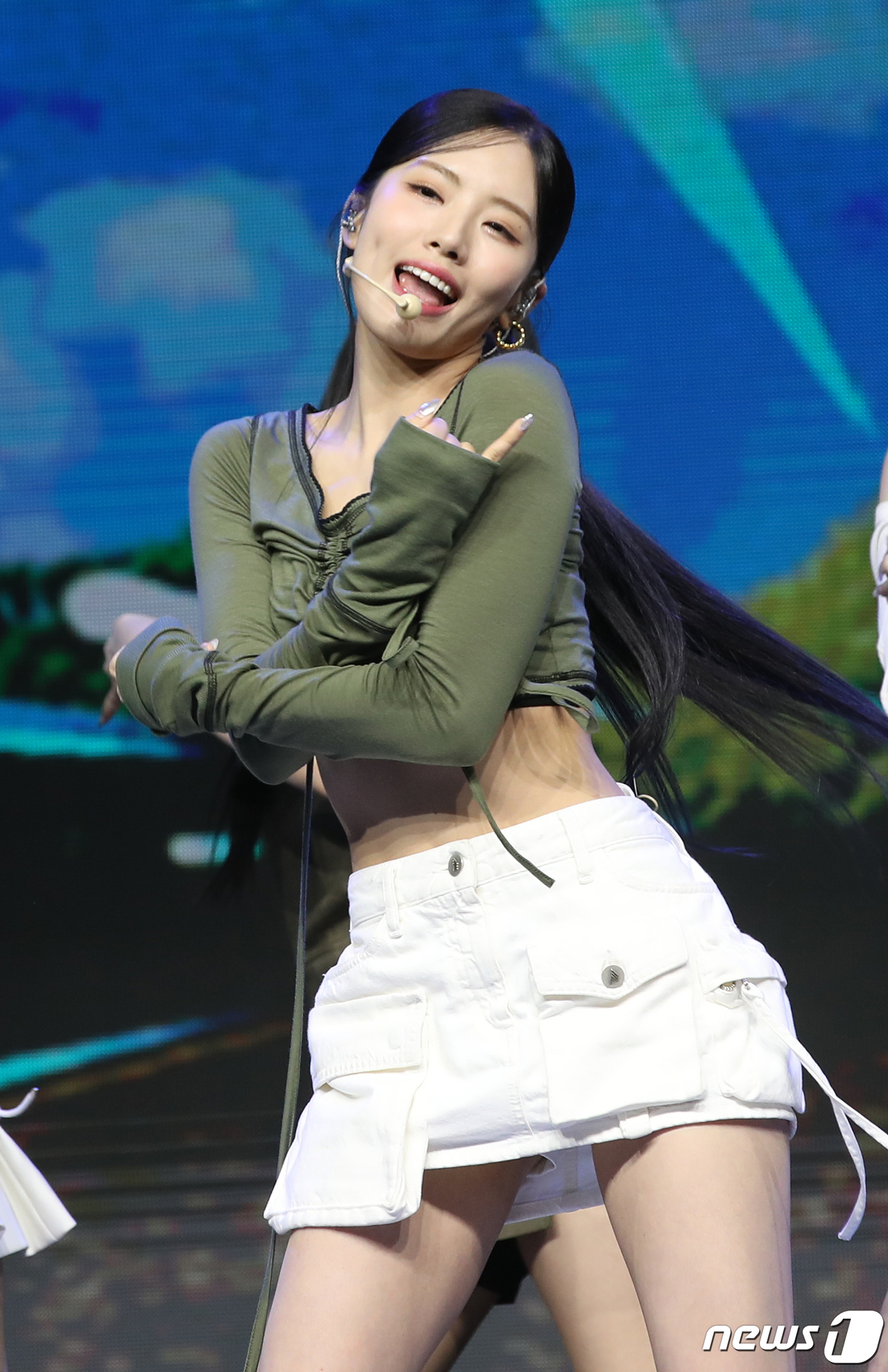 (서울=뉴스1) 권현진 기자 = 걸그룹 프로미스나인(fromis_9) 박지원이 5일 오후 서울 광진구 예스24 라이브홀에서 가진 정규 1집 '언락 마이 월드(Unlock My Wo …