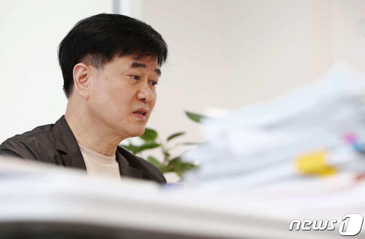 본문 이미지 - 황정일 서울사회서비스원 대표이사가 5일 서울 마포구 사무실에서 뉴스1과 인터뷰를 하고 있다. 2023.6.5/뉴스1 ⓒ News1 김민지 기자