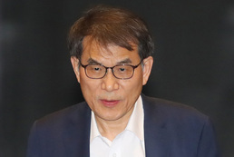 대법원에서 퇴근하는 노태악 중앙선관위원장 겸 대법관