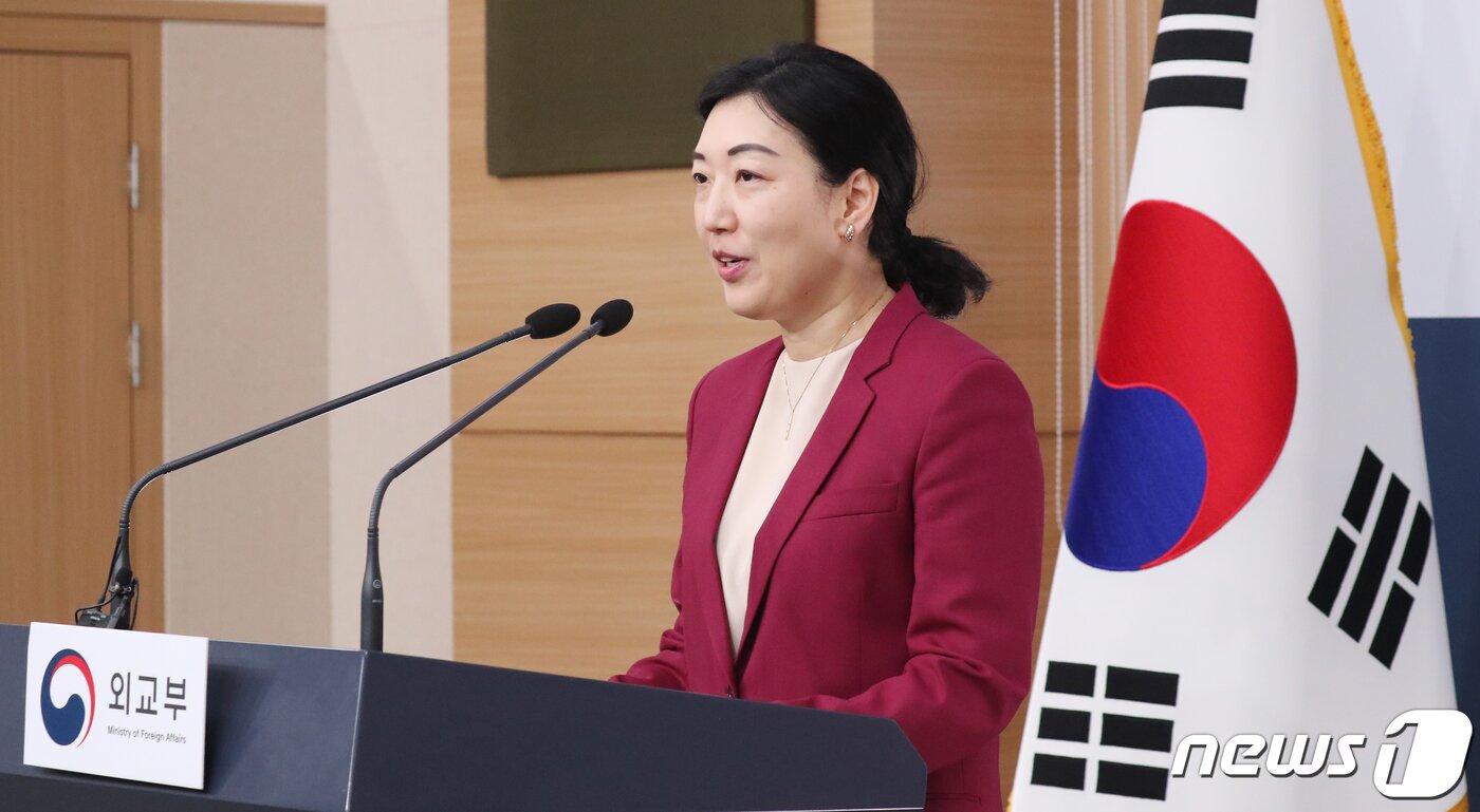 본문 이미지 - 안은주 외교부 부대변인이 7일 오전 서울 종로구 정부서울청사 별관에서 한국의 안보리 비상임 이사국 진출 관련 발표를 하고 있다. 2023.6.7/뉴스1 ⓒ News1 김명섭 기자