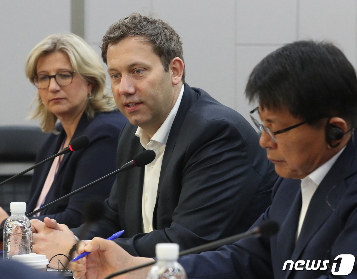 (서울=뉴스1) 송원영 기자 = 라스 클링바일 독일 사민당 대표가 7일 오전 서울 여의도 국회 의원회관에서 열린 '독일과 한국의 기후에너지정책 간담회'에서 발언을 하고 있다. 20 …