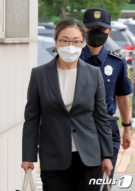 박희영 용산구청장이 서울 구로구 서울남부구치소에서 보석으로 석방돼 나오고 있다. 2023.6.7/뉴스1 © News1 장수영 기자