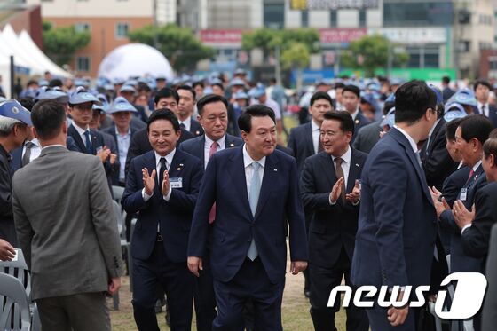 윤석열 대통령이 7일 충북 청주 문화제조창 중앙광장에서 열린 평택~오송 고속철도 2복선화 사업 착공 기념식에 참석하고 있다. (대통령실 제공) 2023.6.7/뉴스1 © News1 오대일 기자