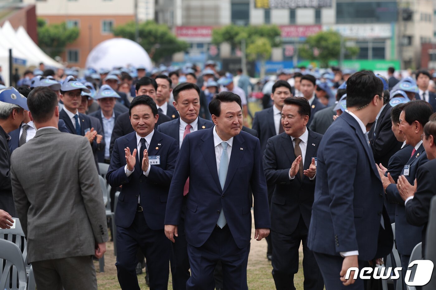 본문 이미지 - 윤석열 대통령이 7일 충북 청주 문화제조창 중앙광장에서 열린 평택~오송 고속철도 2복선화 사업 착공 기념식에 참석하고 있다. (대통령실 제공) 2023.6.7/뉴스1 ⓒ News1 오대일 기자