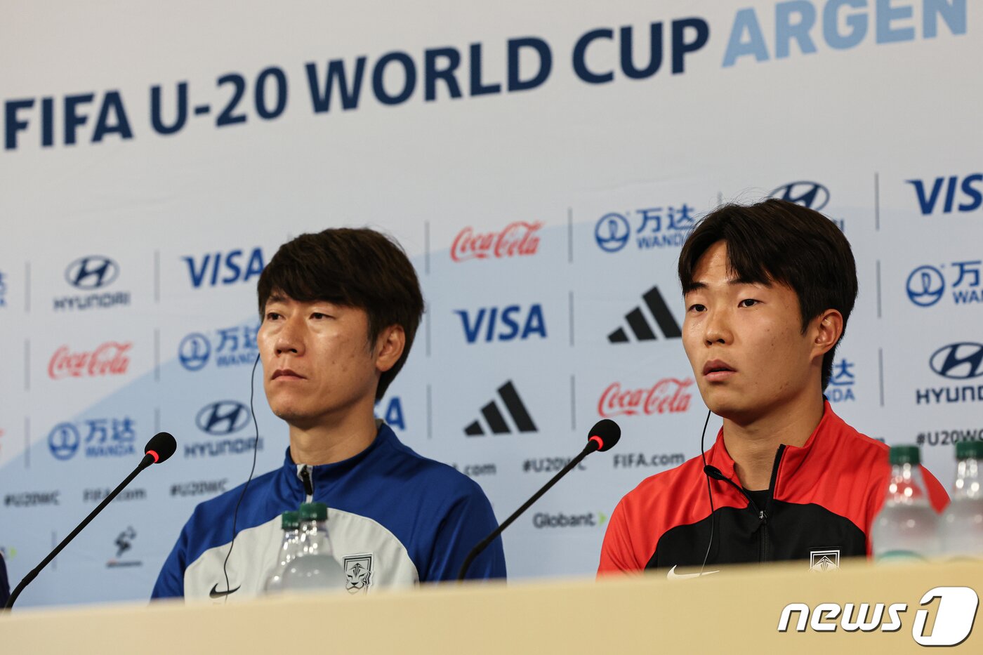 본문 이미지 - 한국 20세 이하(U-20) 월드컵 축구대표팀 주장 이승원이 8일(현지시각) 아르헨티나 라플라타 라플라 스타디움에서 열린 준결승전 기자회견에 참석해 취재진의 질문에 답하고 있다. 2023.6.8/뉴스1 ⓒ News1 이승배 기자