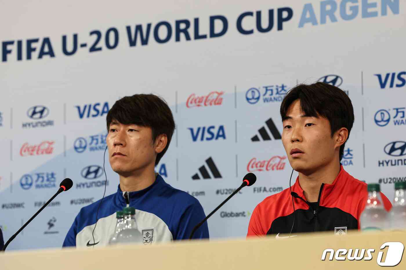 한국 20세 이하(U-20) 월드컵 축구대표팀 주장 이승원이 8일(현지시각) 아르헨티나 라플라타 라플라 스타디움에서 열린 준결승전 기자회견에 참석해 취재진의 질문에 답하고 있다. 2023.6.8/뉴스1 © News1 이승배 기자