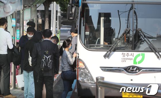 충북 청주시는 오는 10월까지 시내버스 노선개편 용역을 추진한다.(사진은 기사 내용과 무관함) / 뉴스1 © News1