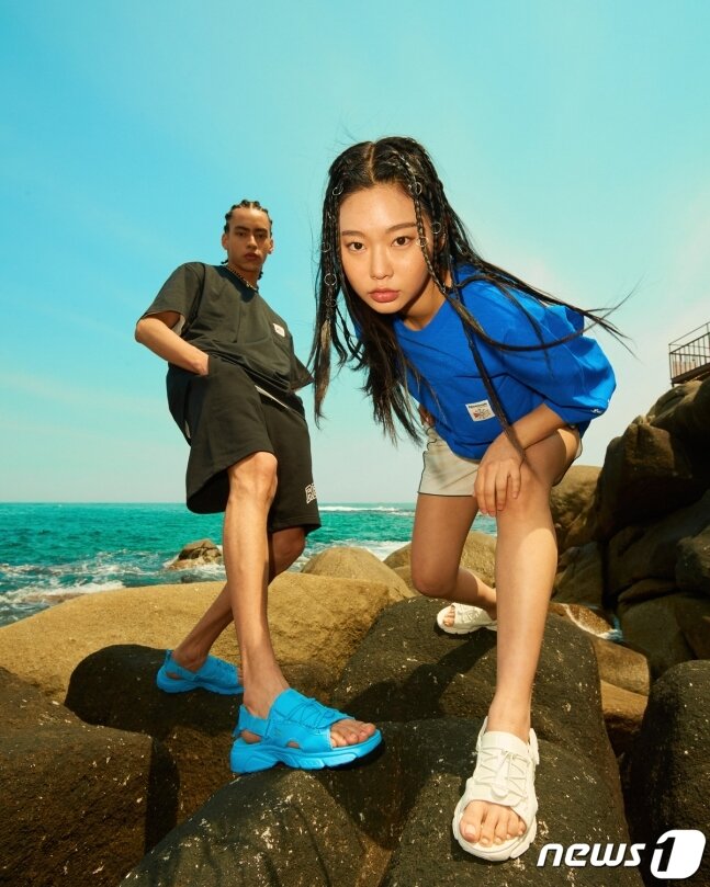 본문 이미지 - 하이페리엄 샌들.(리복제공)