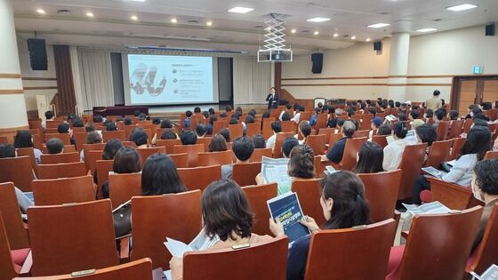 오대교 대입전문가, 부산 금정구청 '2024학년 입시 설명회' 진행 - 뉴스1 오대교 대입전문가, 부산 금정구청 '2024학년 입시 설명회' 진행 - 뉴스1