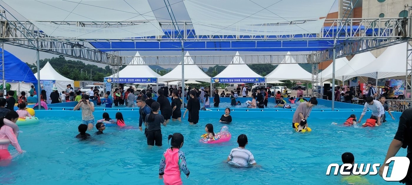 금산삼계탕 축제 현장에 설치된 어린이 물놀이 시설. / 2023.7.9. 뉴스1  백운석 기자