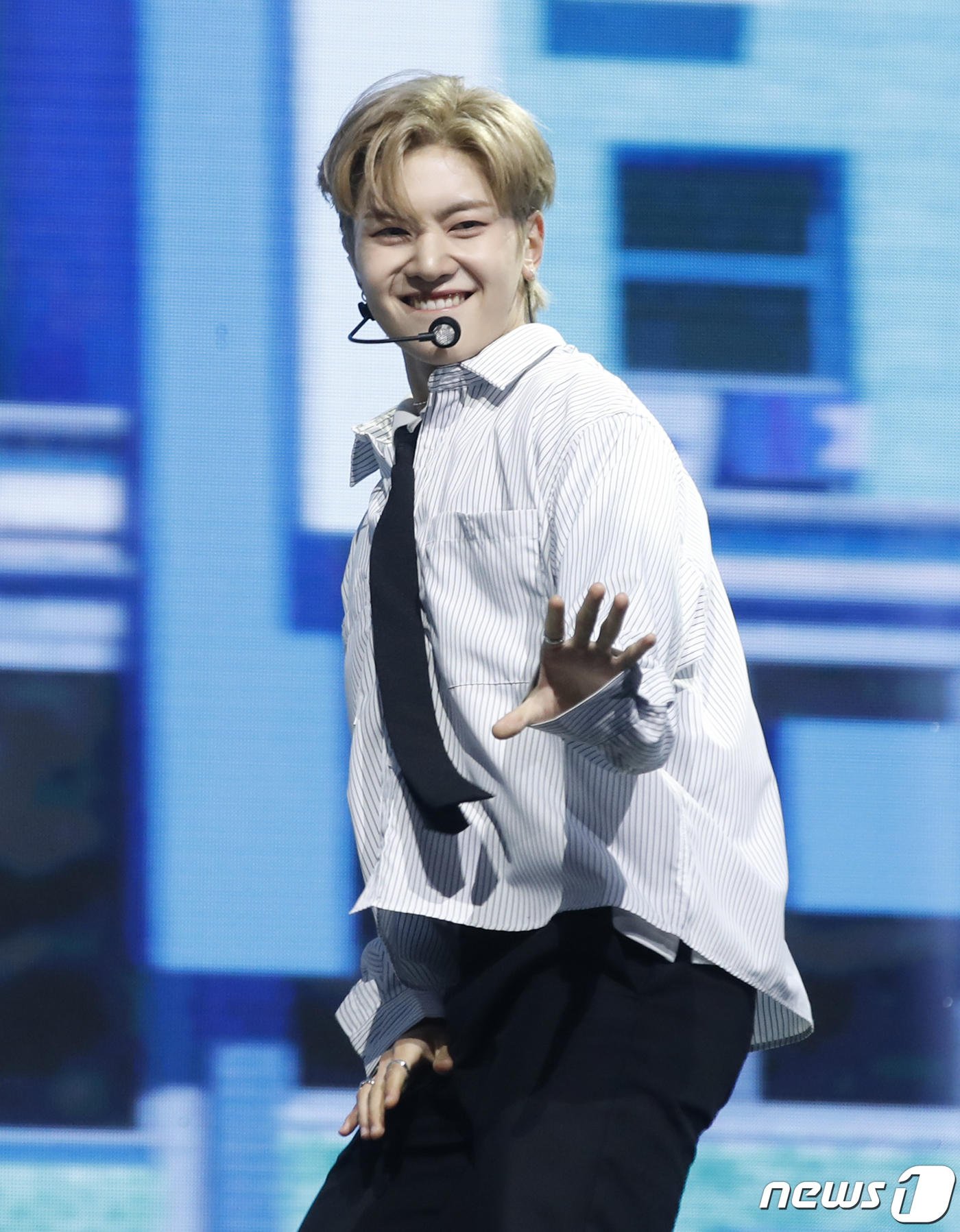 (서울=뉴스1) 권현진 기자 = 그룹 제로베이스원(ZEROBASEONE) 석매튜가 10일 오후 서울 광진구 예스24라이브홀에서 가진 데뷔 앨범 ‘유스 인 더 셰이드(YOUTH IN …