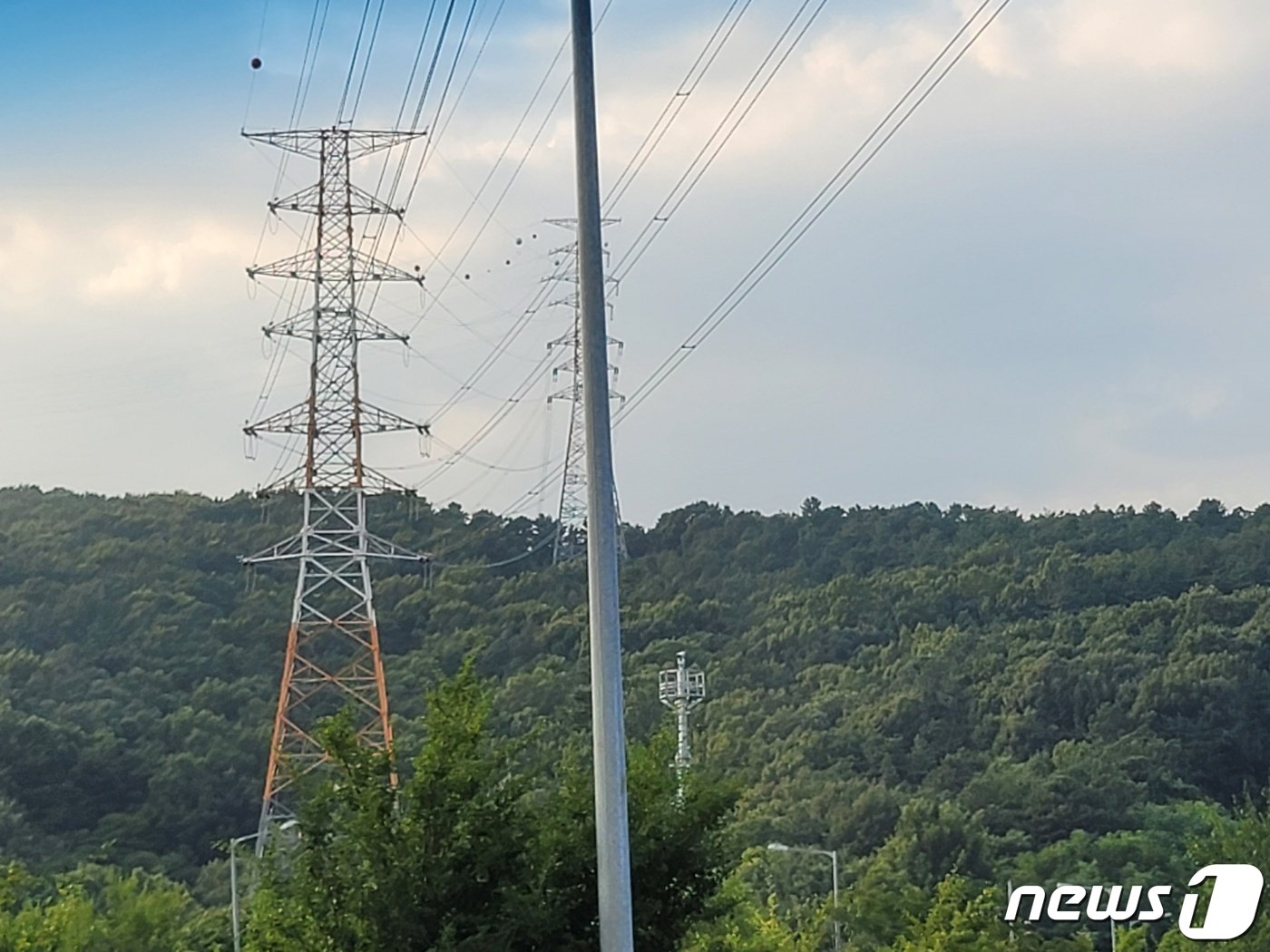 본문 이미지 -  송전 철탑 모습. ⓒ News1 DB