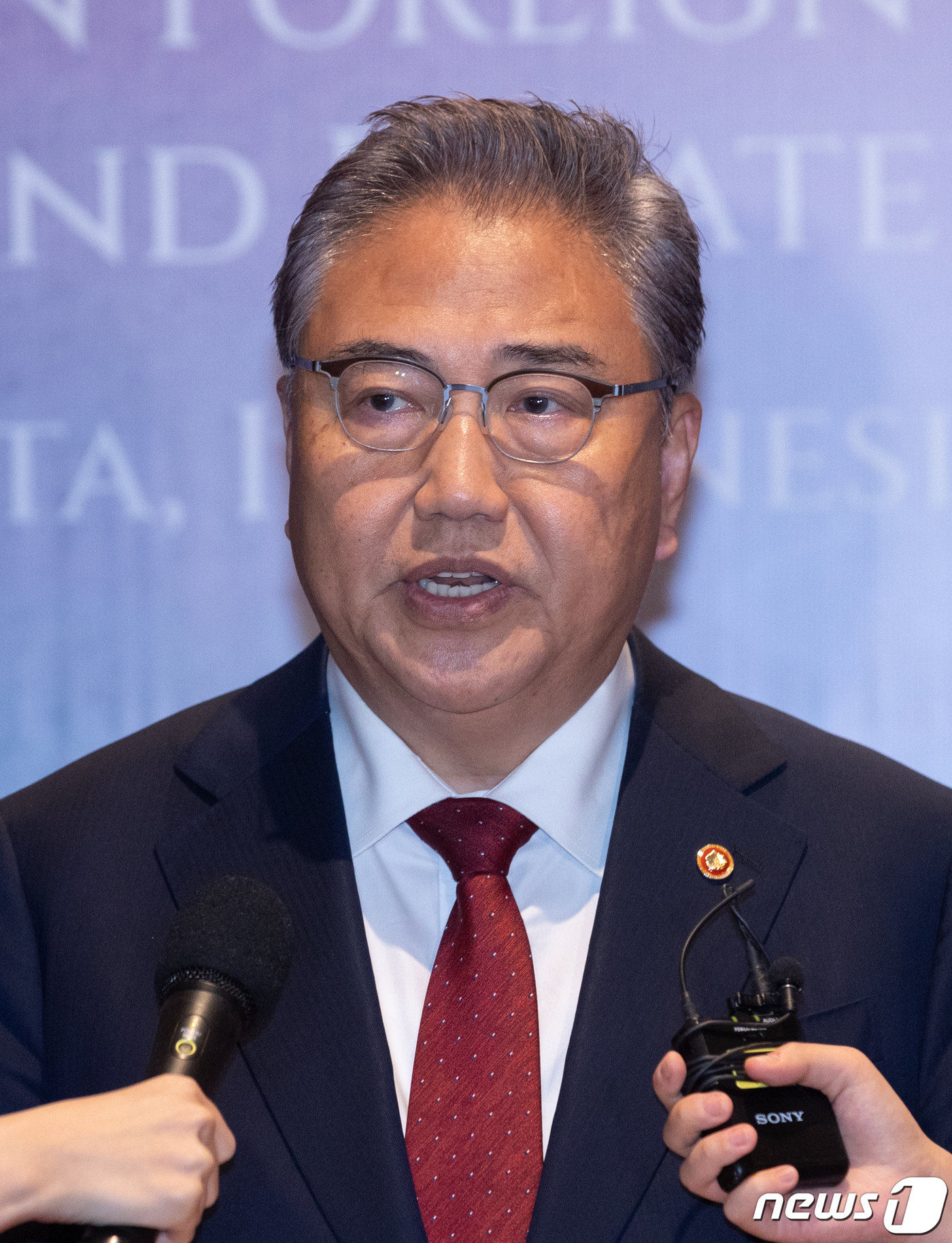 (자카르타(인도네시아)=뉴스1) 이재명 기자 = 박진 외교부 장관이 12일 오후 인도네시아 자카르타 샹그릴라호텔에서 동남아시아국가연합(ASEAN·아세안) 관련 외교장관회의 참석을 …