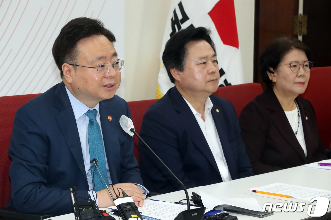 본문 이미지 - 조규홍 보건복지부 장관이 13일 오전 서울 여의도 국회에서 보건의료관련 현안점검회의 결과 브리핑을 하고 있다. 2023.7.13/뉴스1 ⓒ News1 황기선 기자