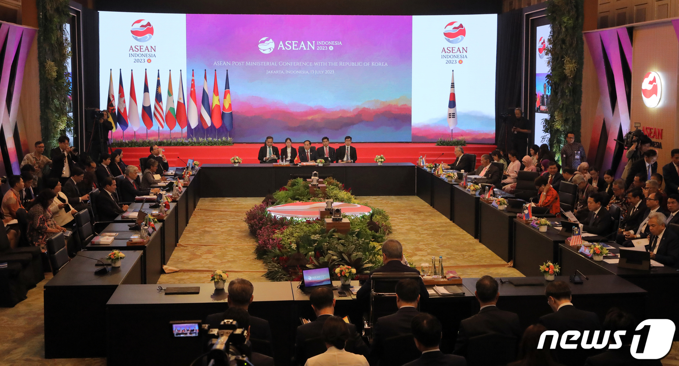 (자카르타(인도네시아)=뉴스1) 이재명 기자 = 13일(한국시간) 인도네시아 자카르타 샹그릴라호텔에서 한·아세안(ASEAN) 외교장관회의가 열리고 있다. (공동취재) 2023.7. …