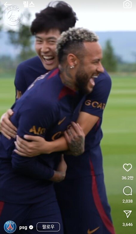본문 이미지 - 이강인(왼쪽)과 네이마르(PSG SNS 캡처) 