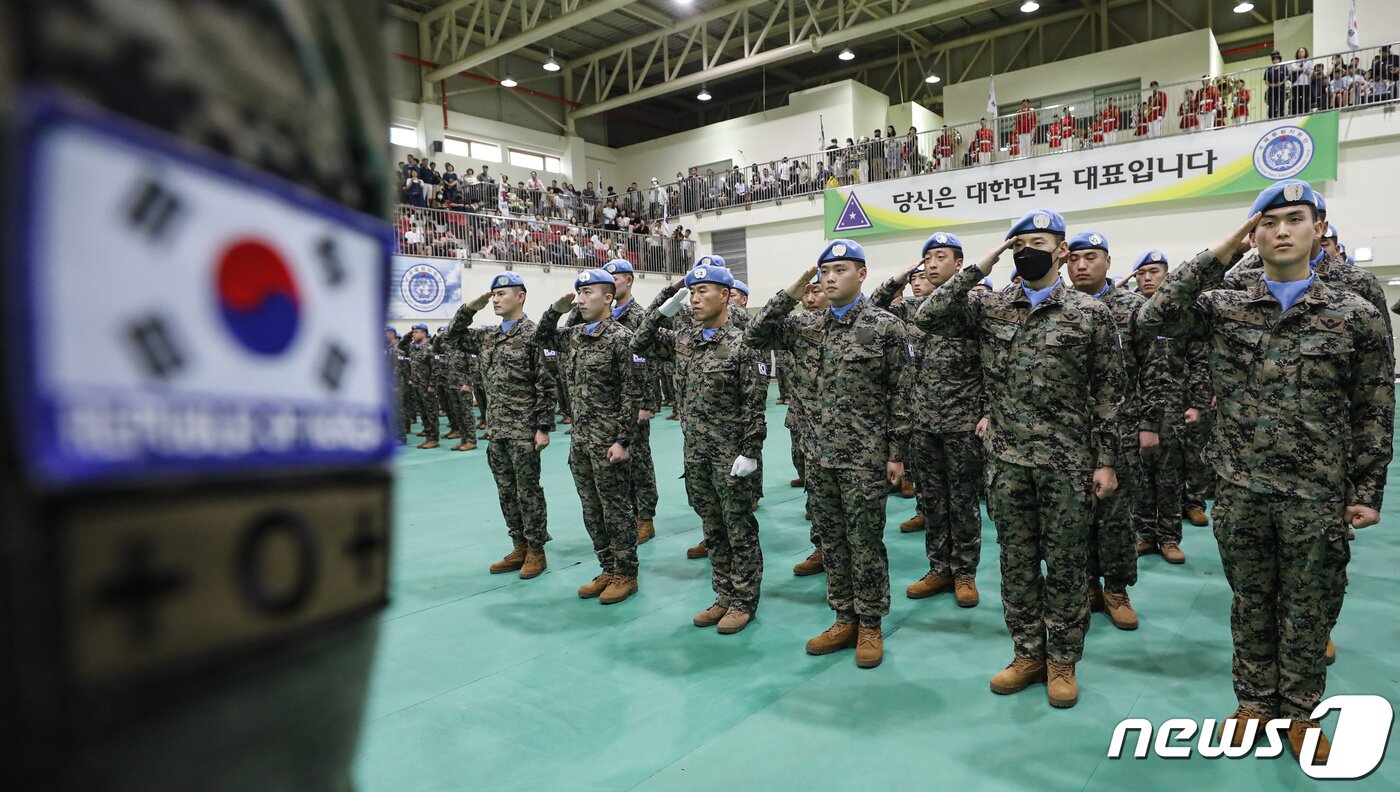 본문 이미지 - 18일 인천 계양구 국제평화지원단에서 남수단재건지원단(한빛부대) 17진 환송식이 열리고 있다. 2023.7.18/뉴스1 ⓒ News1 김도우 기자
