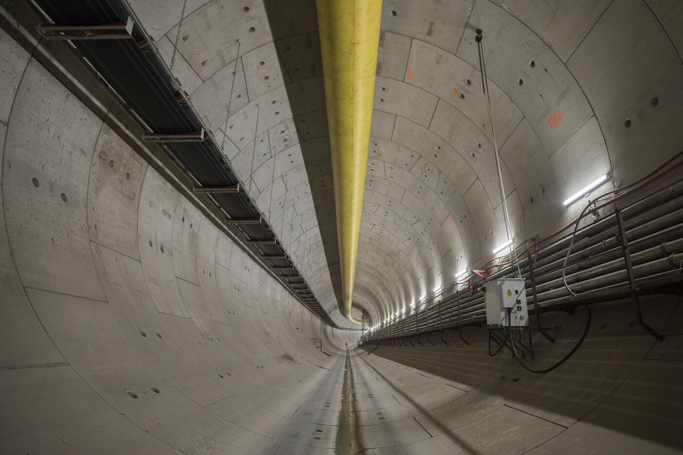 본문 이미지 - 템스강 지나는 실버타운 하저터널 내부(SK에코플랜트 제공). ⓒ News1 전준우 기자