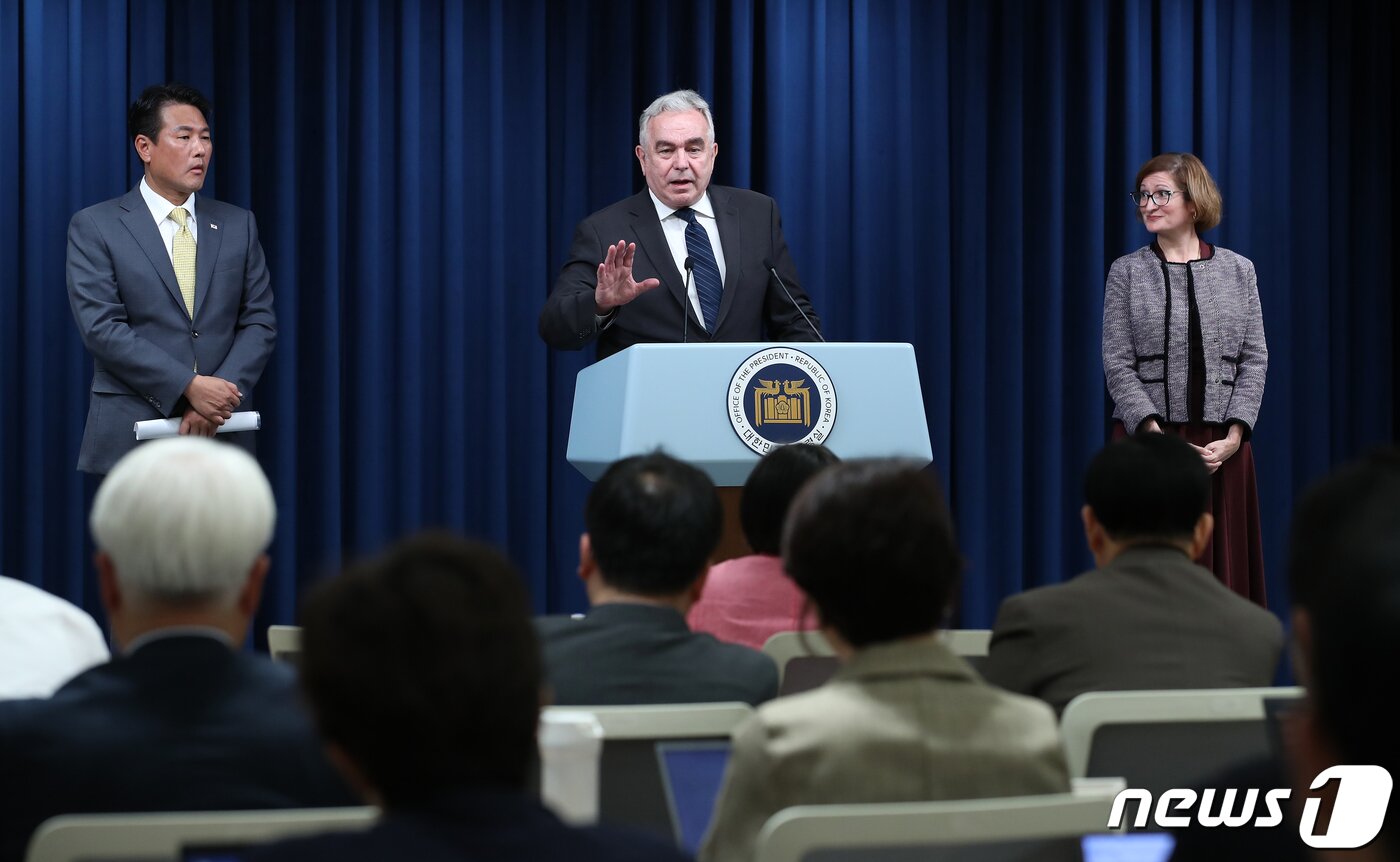 본문 이미지 - 왼쪽부터 김태효 국가안보실 제1차장, 커트 캠벨 미국 백악관 국가안전보장회의(NSC) 인도·태평양 조정관, 카라 아베크롬비 NSC 국방·군축조정관. 2023.7.18/뉴스1 ⓒ News1 오대일 기자